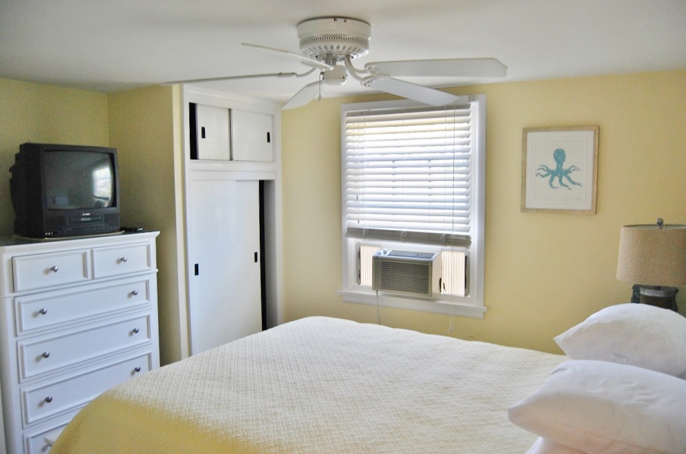 Snug Harbor Beach Rental 1 week left